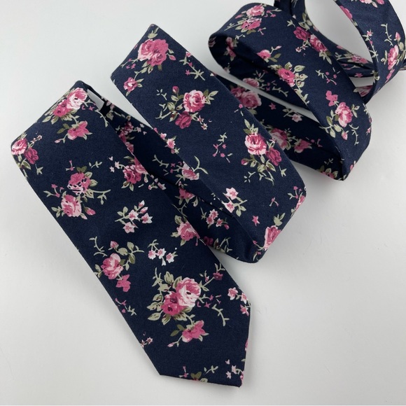 Men’s Navy Vintage Floral Print Necktie & Silk Pocket Square Set - Picture 3 of 12